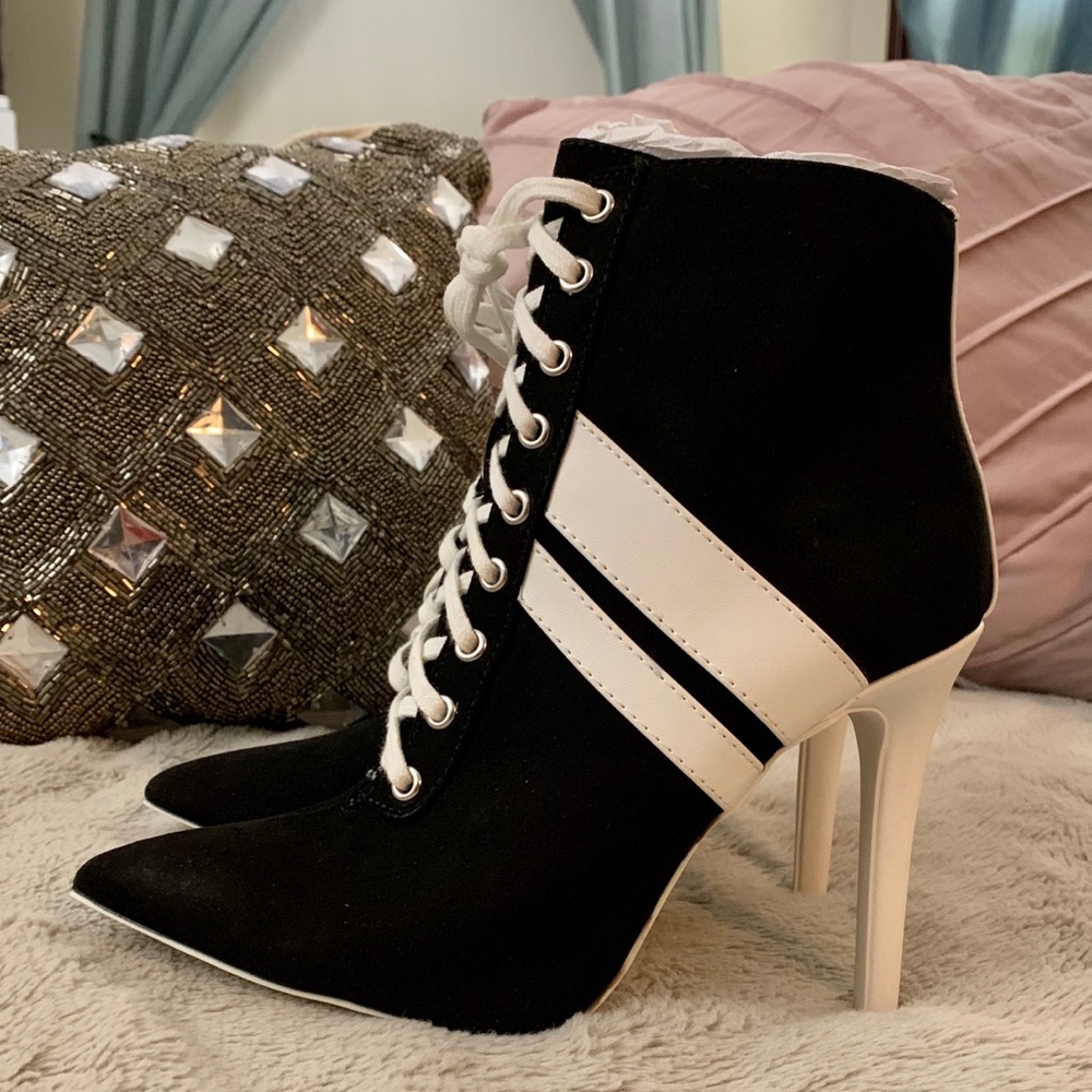 Beautiful boots size 7